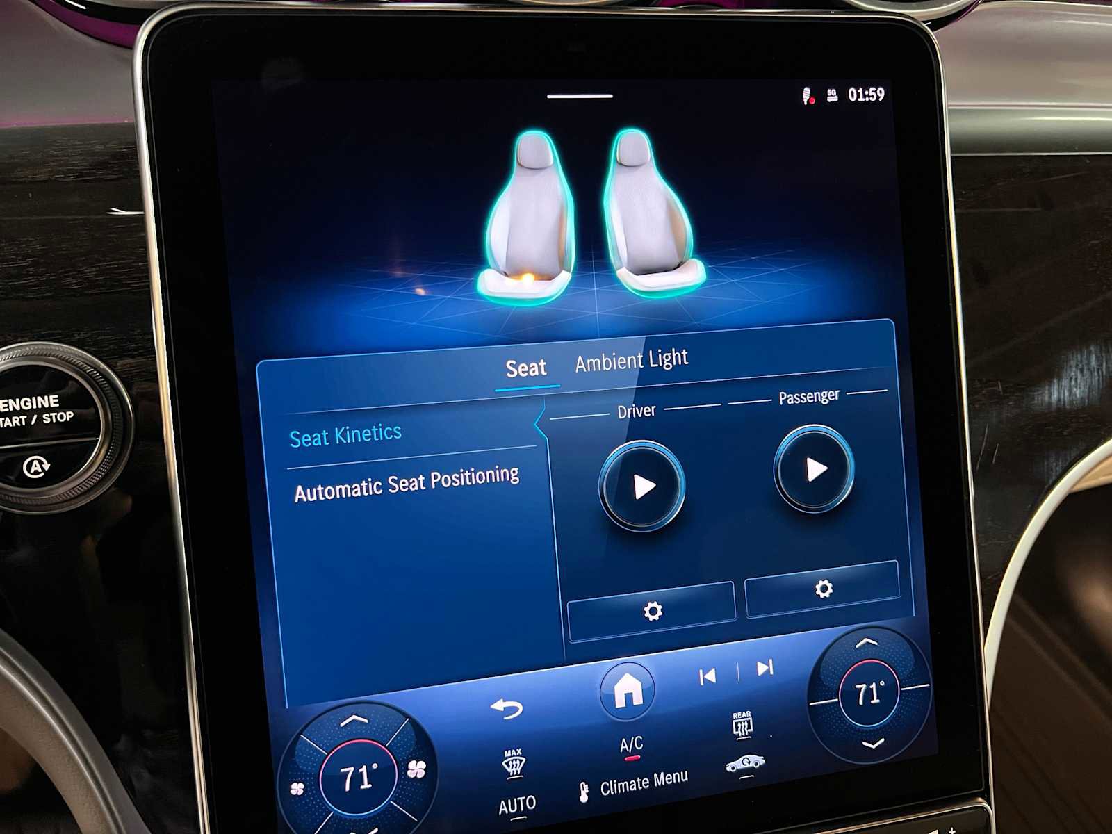 Used 2025 Mercedes-Benz GLC 300 4MATIC image 33