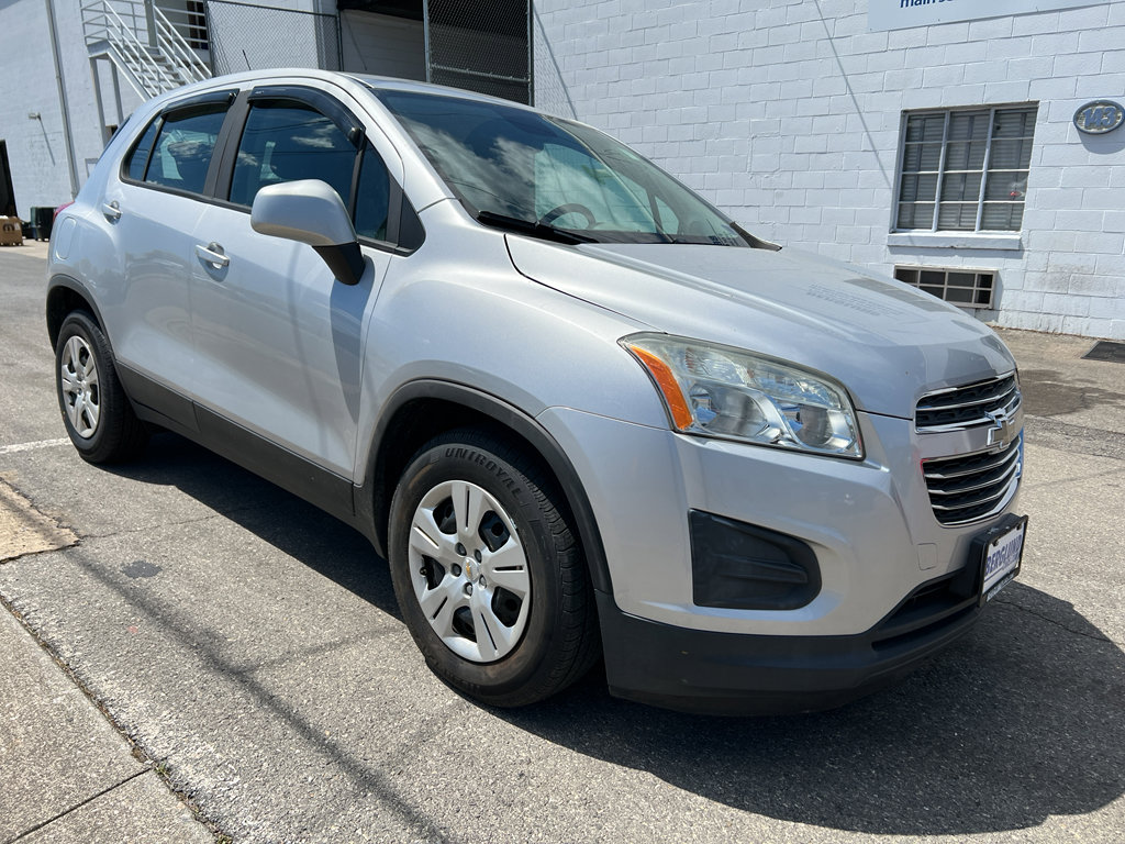 Used 2016 Chevrolet Trax LS FWD image 2