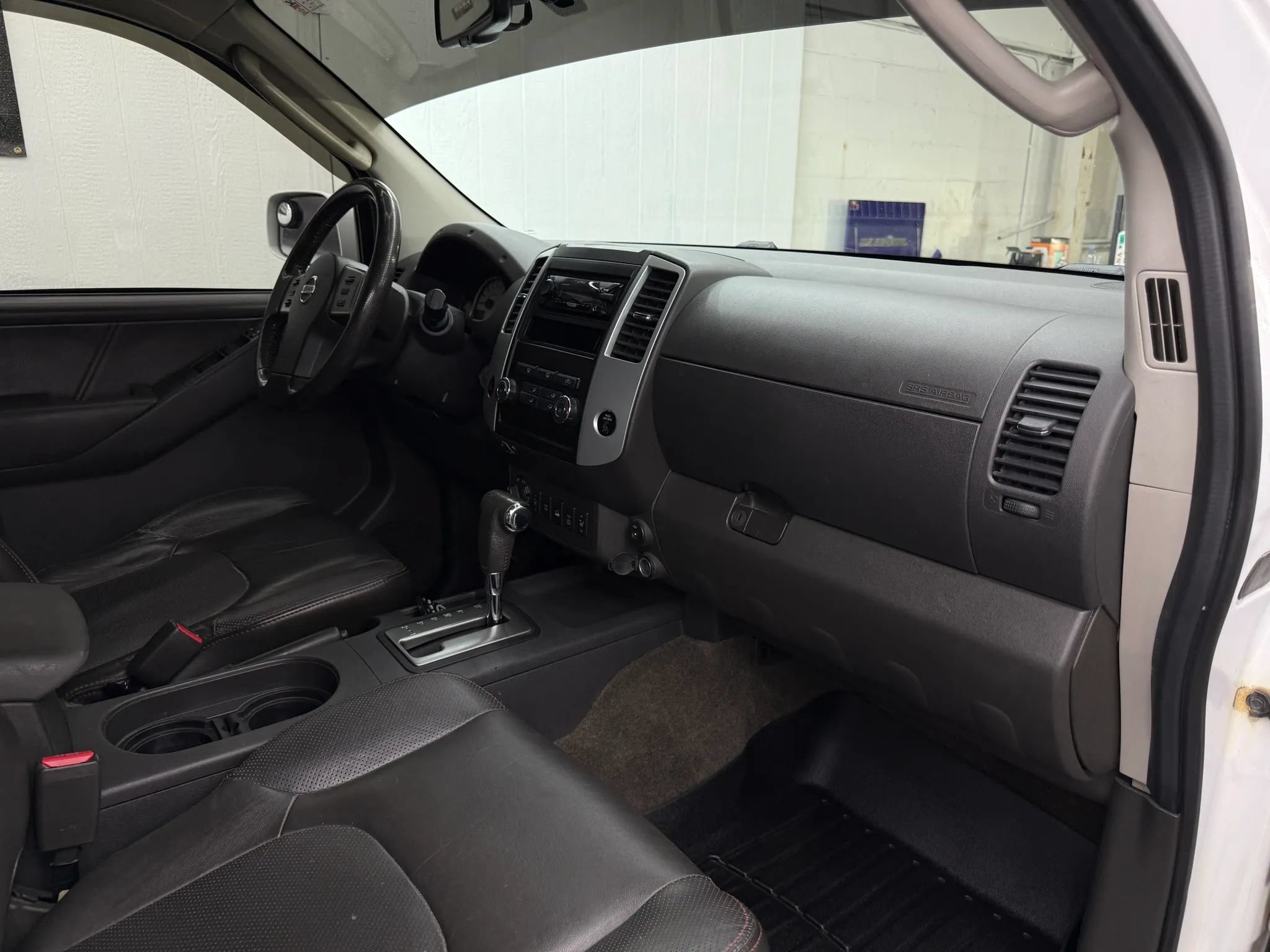 Used 2011 Nissan Frontier PRO-4X w/ Pro-4x Luxury Pkg AWD/4WD image 7