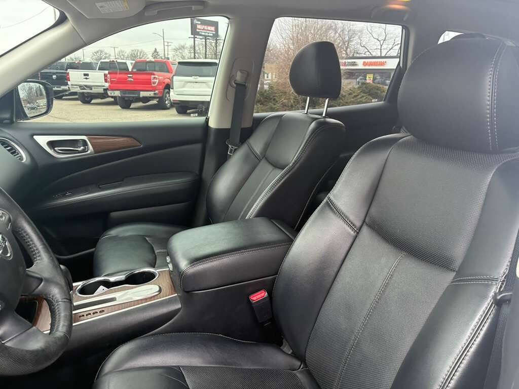 Used 2019 Nissan Pathfinder Platinum image 9