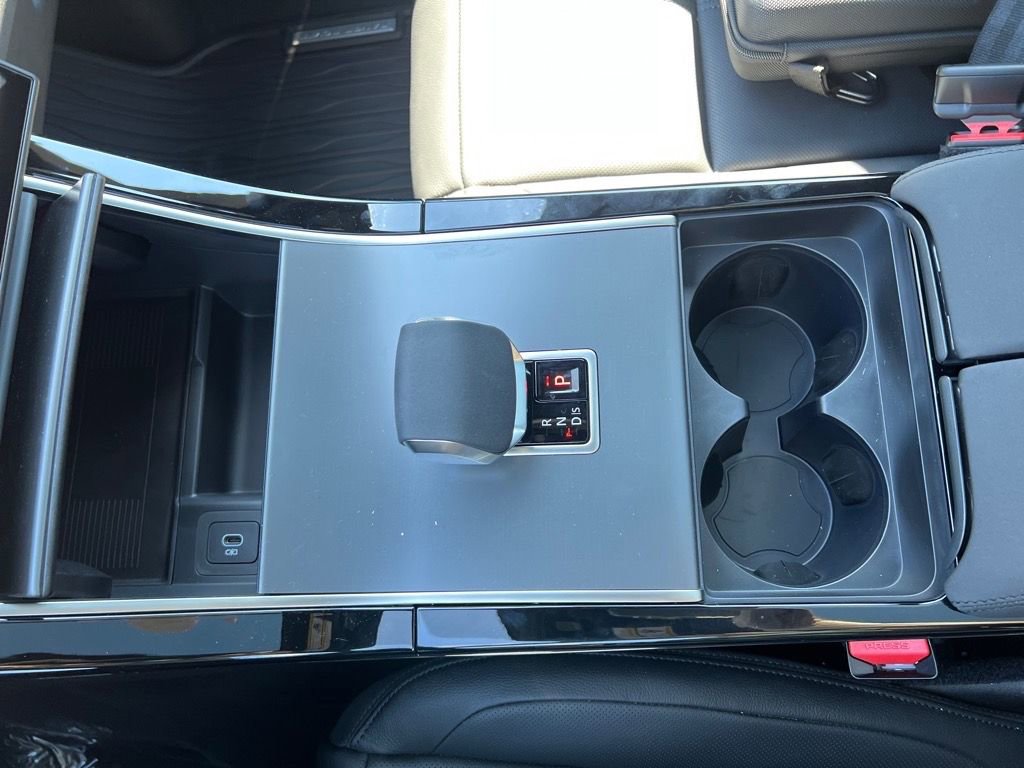 New 2026 Land Rover Range Rover Velar S image 23