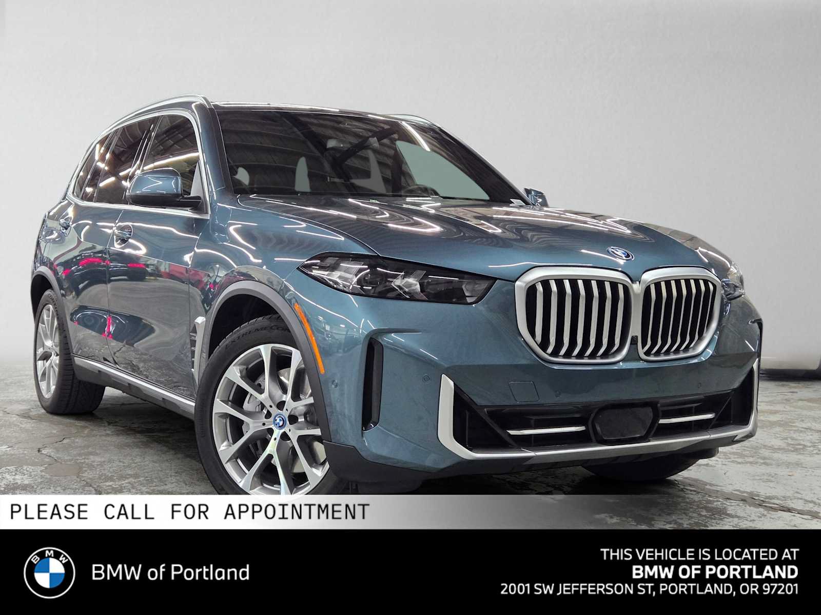 Used 2024 BMW X5 xDrive50e w/ Parking Assistance Package AWD/4WD image 1