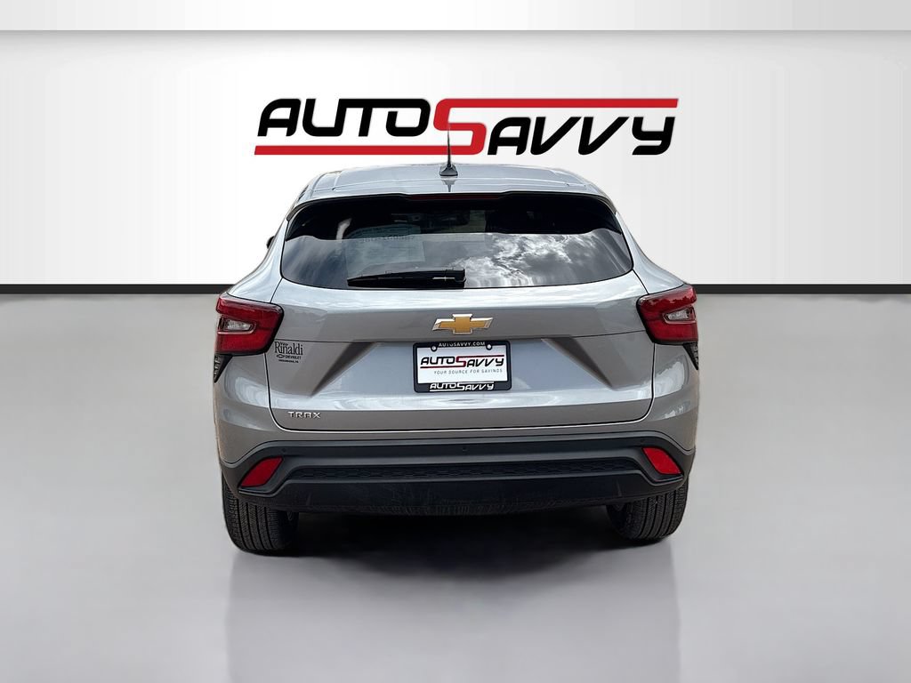 Used 2026 Chevrolet Trax LS w/ LS Convenience Package FWD image 6