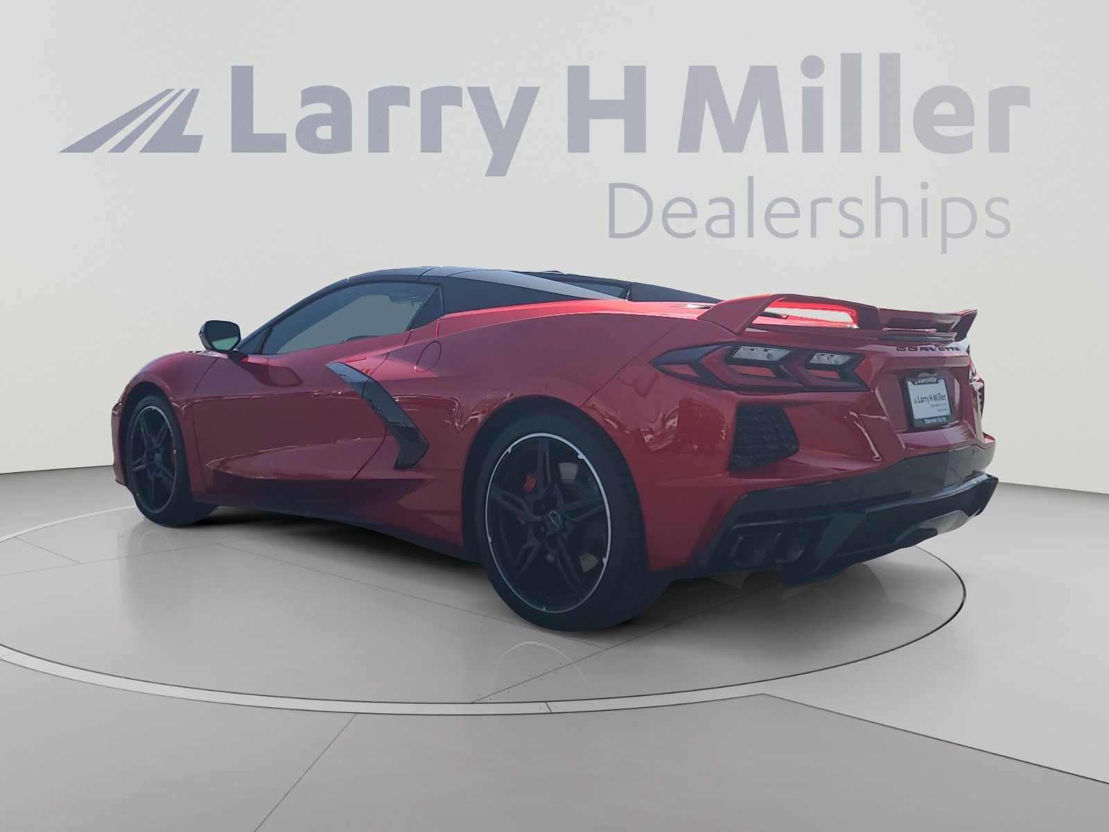 Used 2024 Chevrolet Corvette Stingray Premium Conv w/ Z51 Performance Package RWD image 3