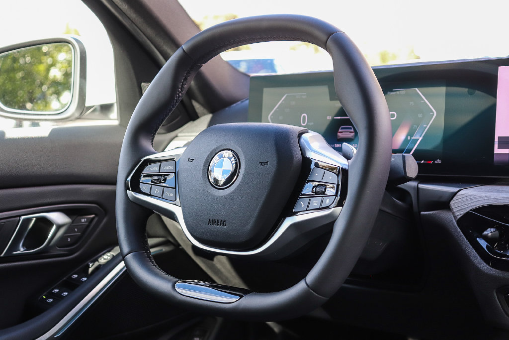 Used 2026 BMW 330i Sedan RWD image 15