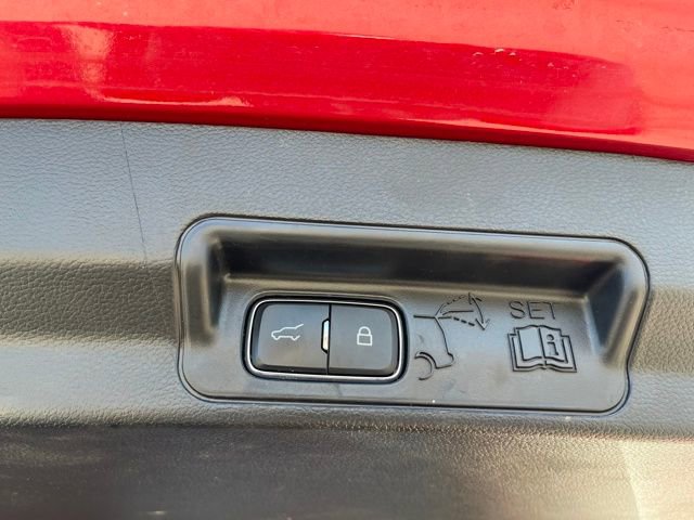 Used 2022 Ford Explorer Limited w/ Equipment Group 301A image 33