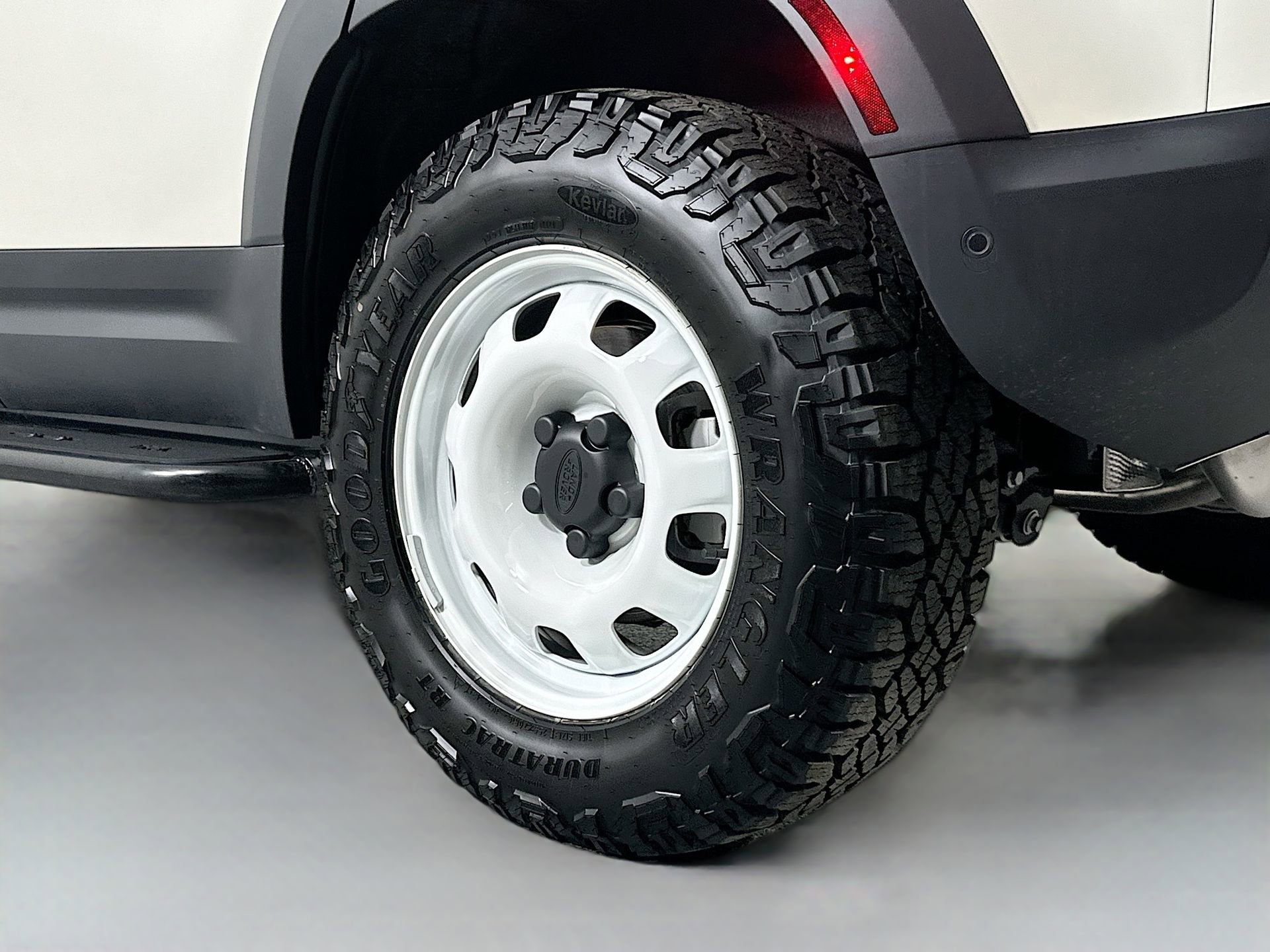 Used 2024 Land Rover Defender 110 S image 24