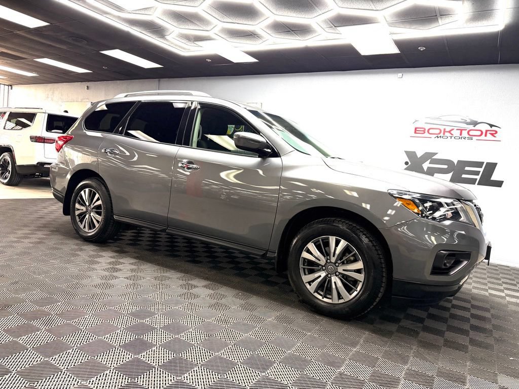 Used 2020 Nissan Pathfinder S AWD/4WD image 2