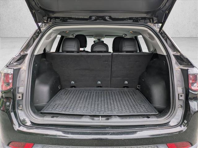Used 2019 Jeep Compass Latitude w/ Popular Equipment Group AWD/4WD image 6