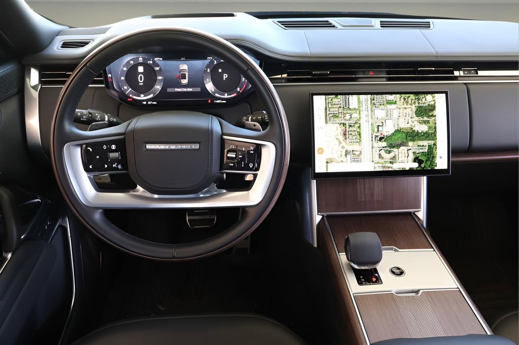 Used 2024 Land Rover Range Rover Autobiography image 15