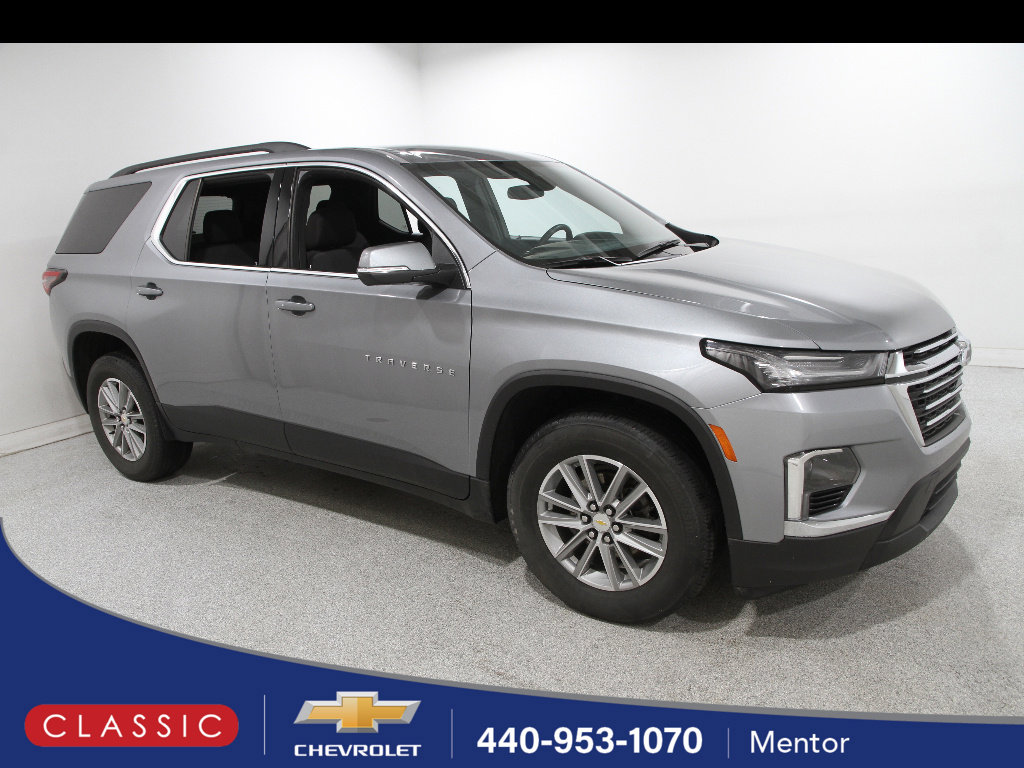 Used 2023 Chevrolet Traverse LT image 1