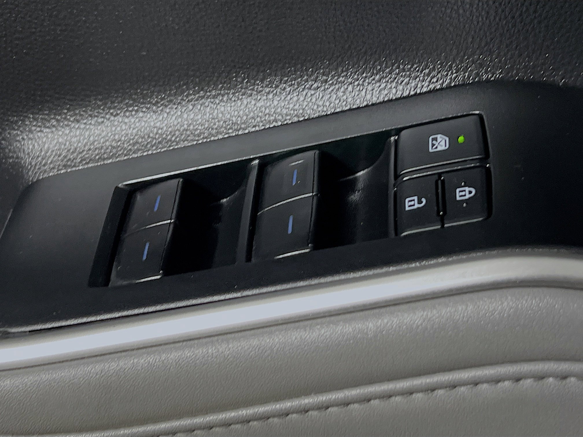 Used 2021 Toyota Highlander XLE image 17