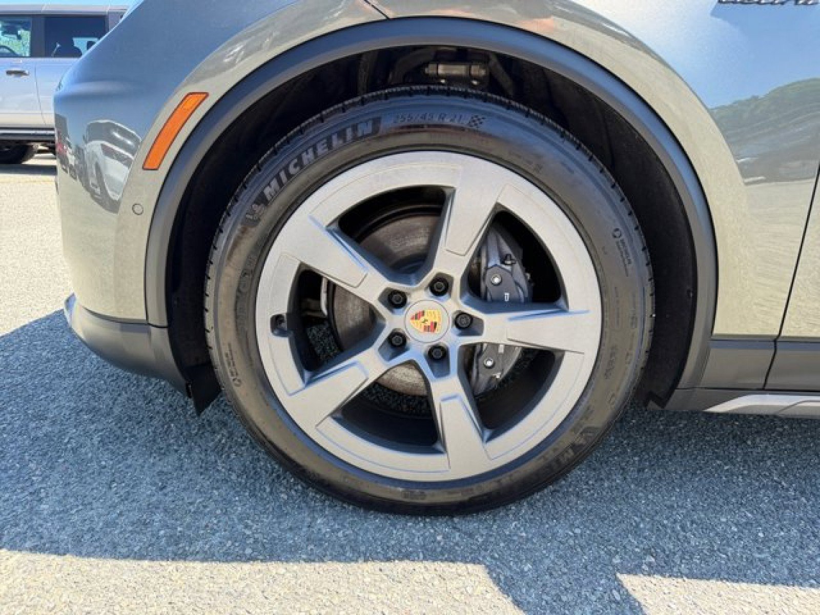 Used 2024 Porsche Macan 4 Electric w/ Premium Package AWD/4WD image 9
