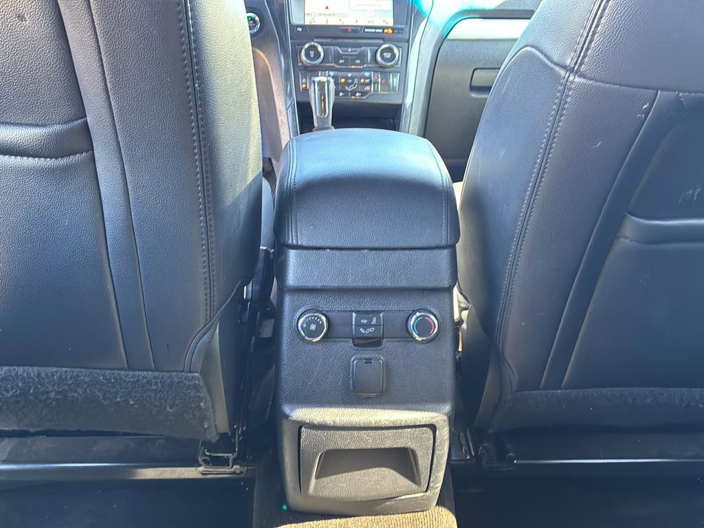 Used 2017 Ford Explorer XLT w/ Equipment Group 202A FWD image 17