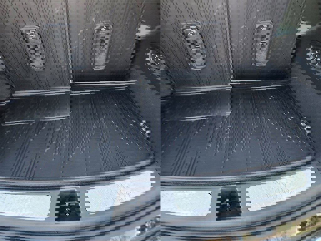 New 2026 Cadillac Vistiq Sport w/ LPO, Floor Liner Package image 24