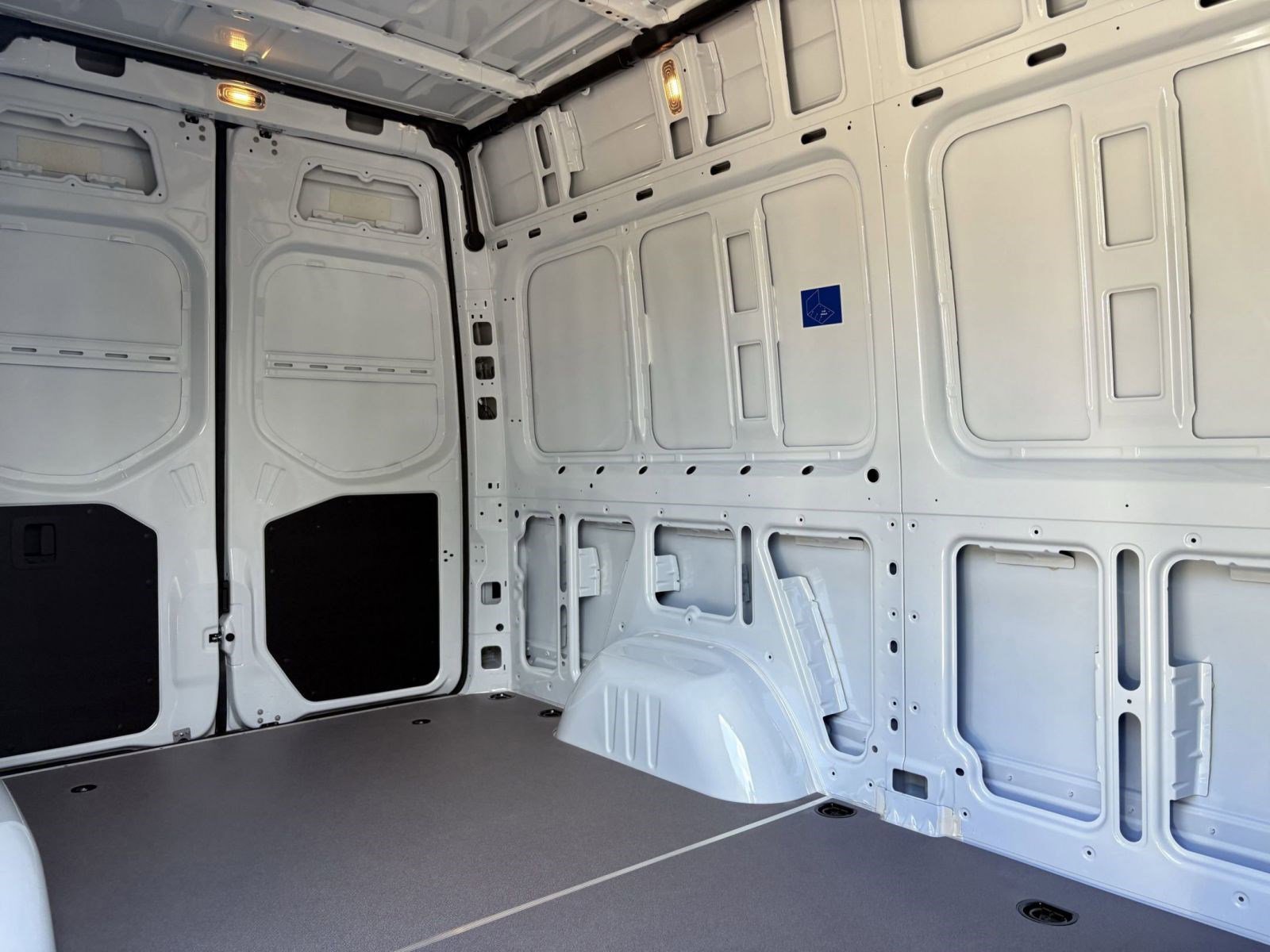 New 2025 Mercedes-Benz Sprinter 2500 image 25
