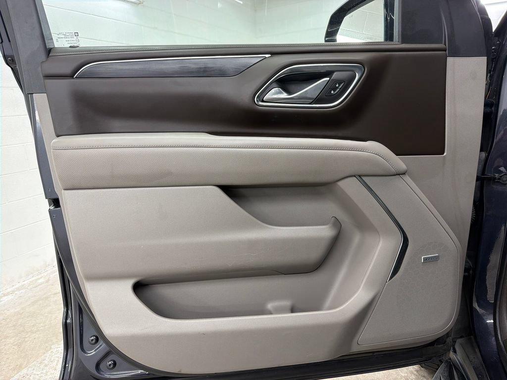Used 2023 GMC Yukon XL SLT RWD image 16