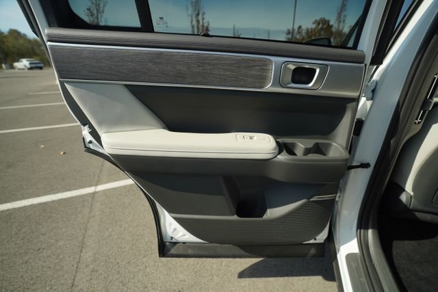 Used 2025 Hyundai Santa Fe Limited image 17