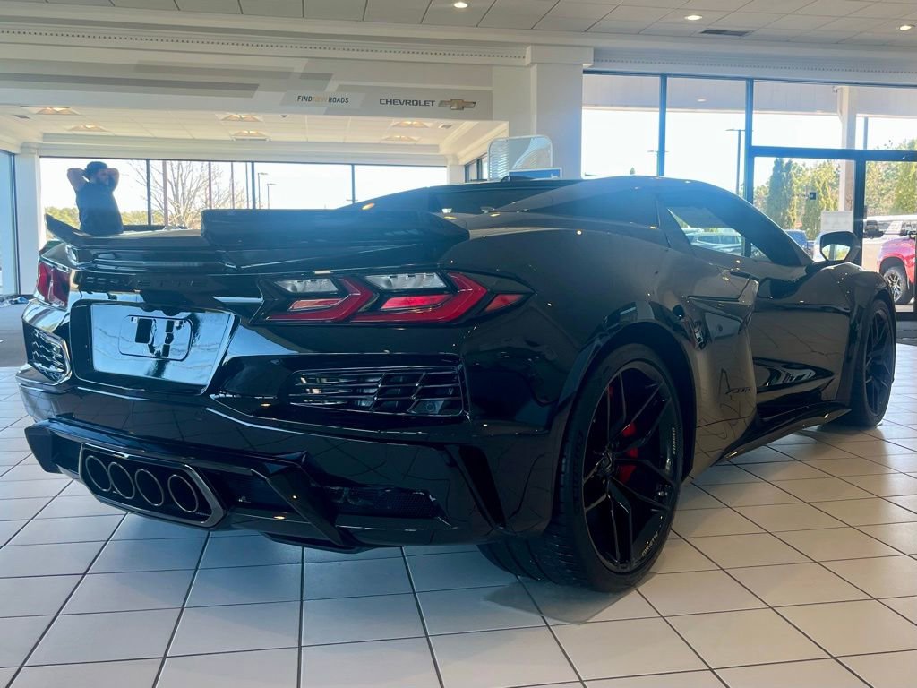 New 2026 Chevrolet Corvette Z06 w/ Stealth Interior Trim Package RWD image 5