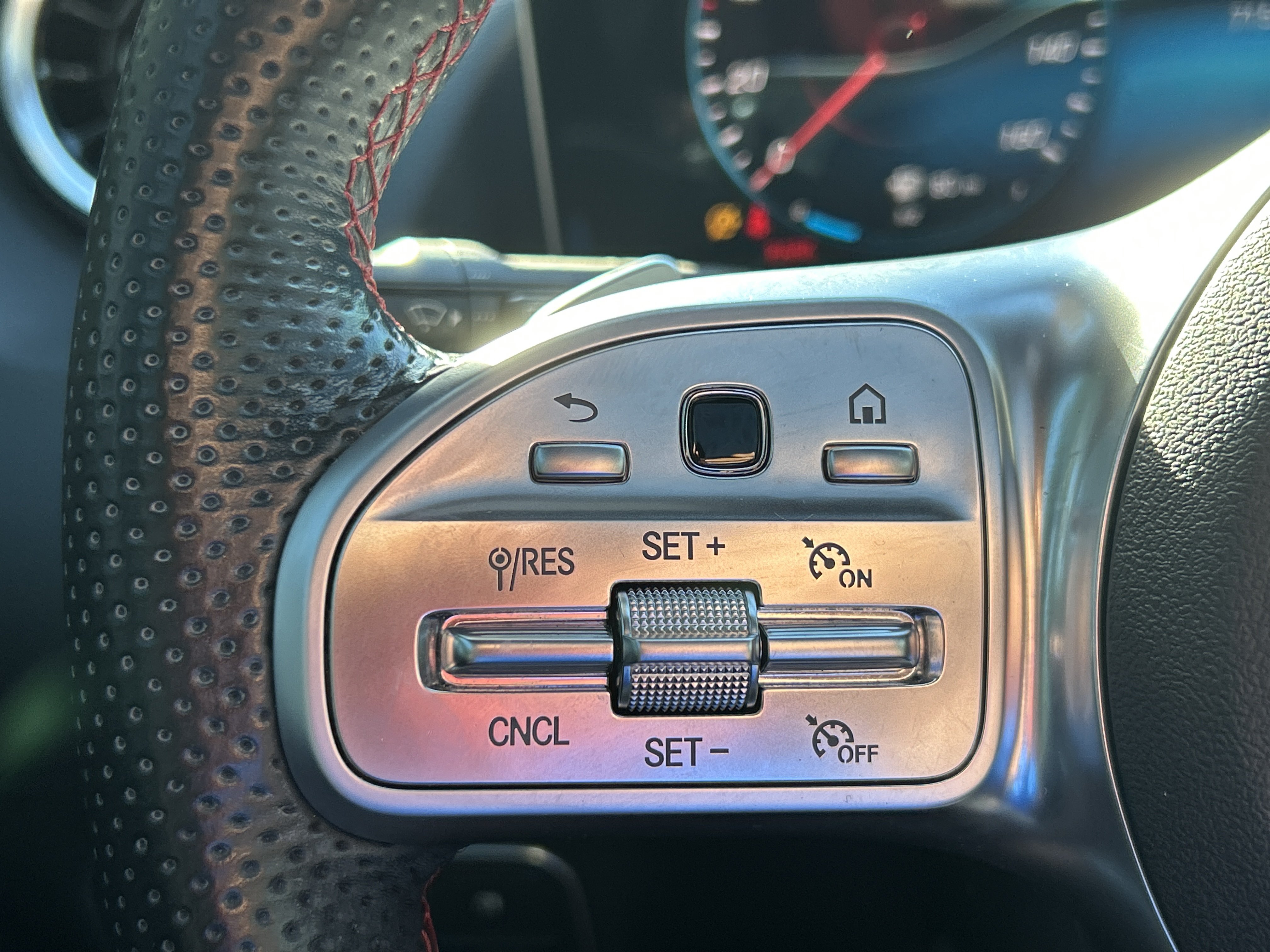 Certified 2021 Mercedes-Benz GLA 250 4MATIC image 27
