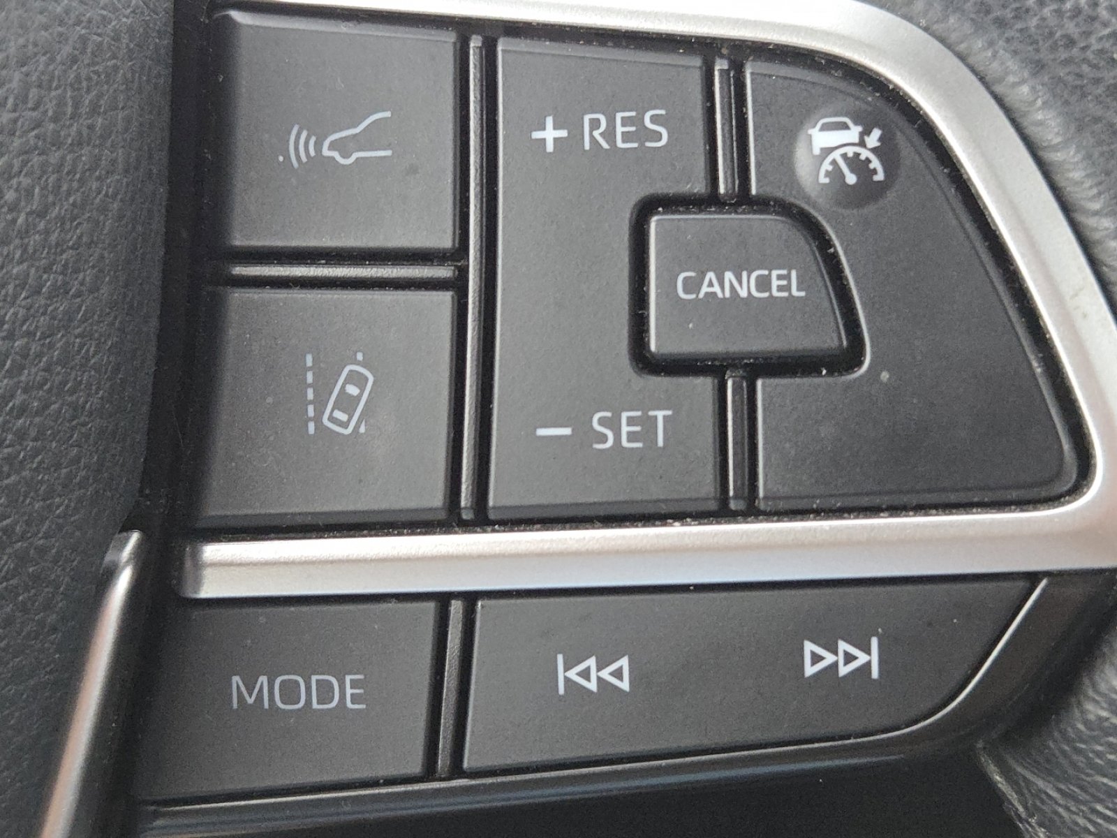 Used 2021 Toyota Sienna XLE w/ XLE Plus Package image 32