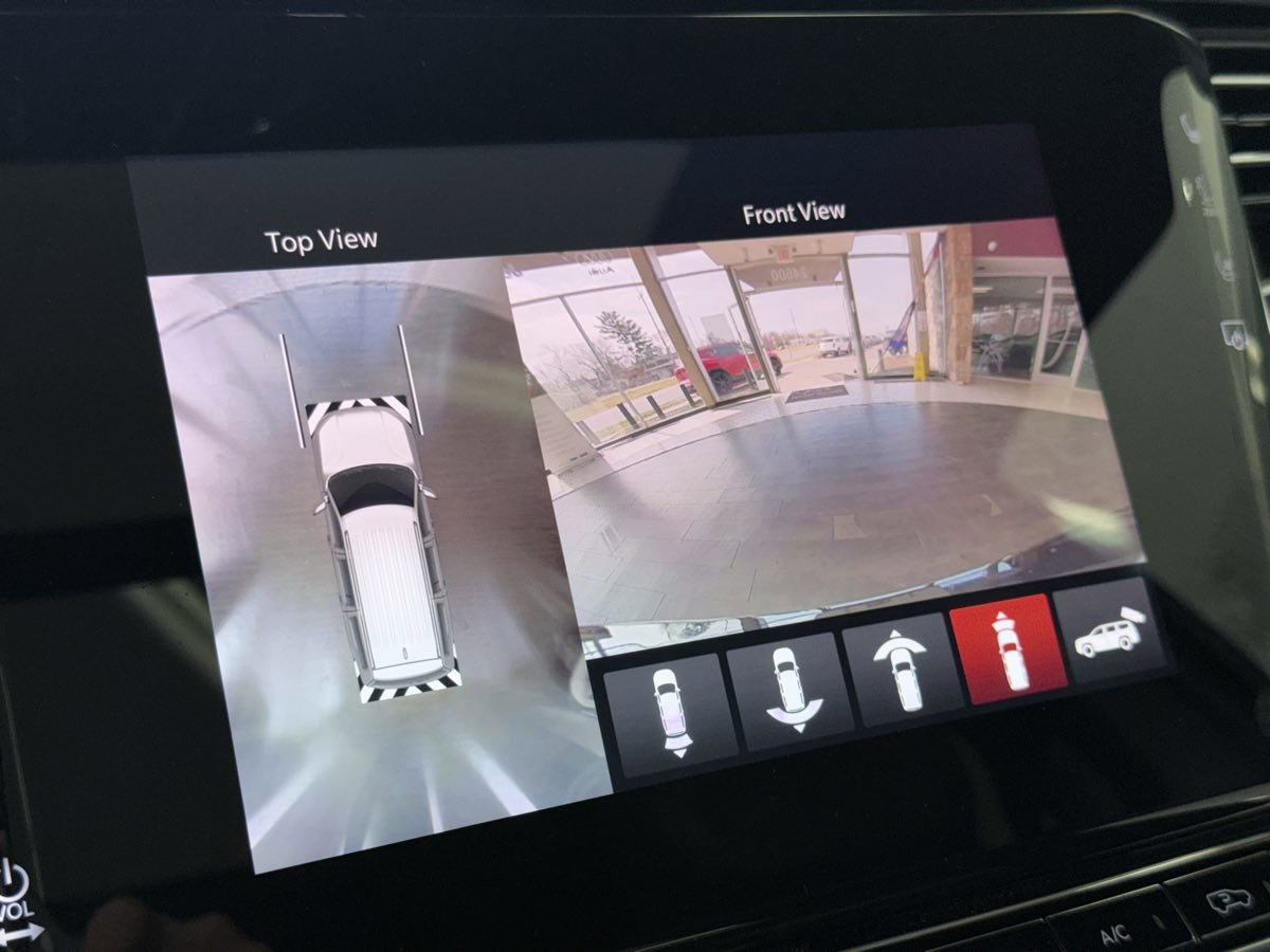 Used 2025 Jeep Wagoneer L Series III w/ Premium Group I AWD/4WD image 72