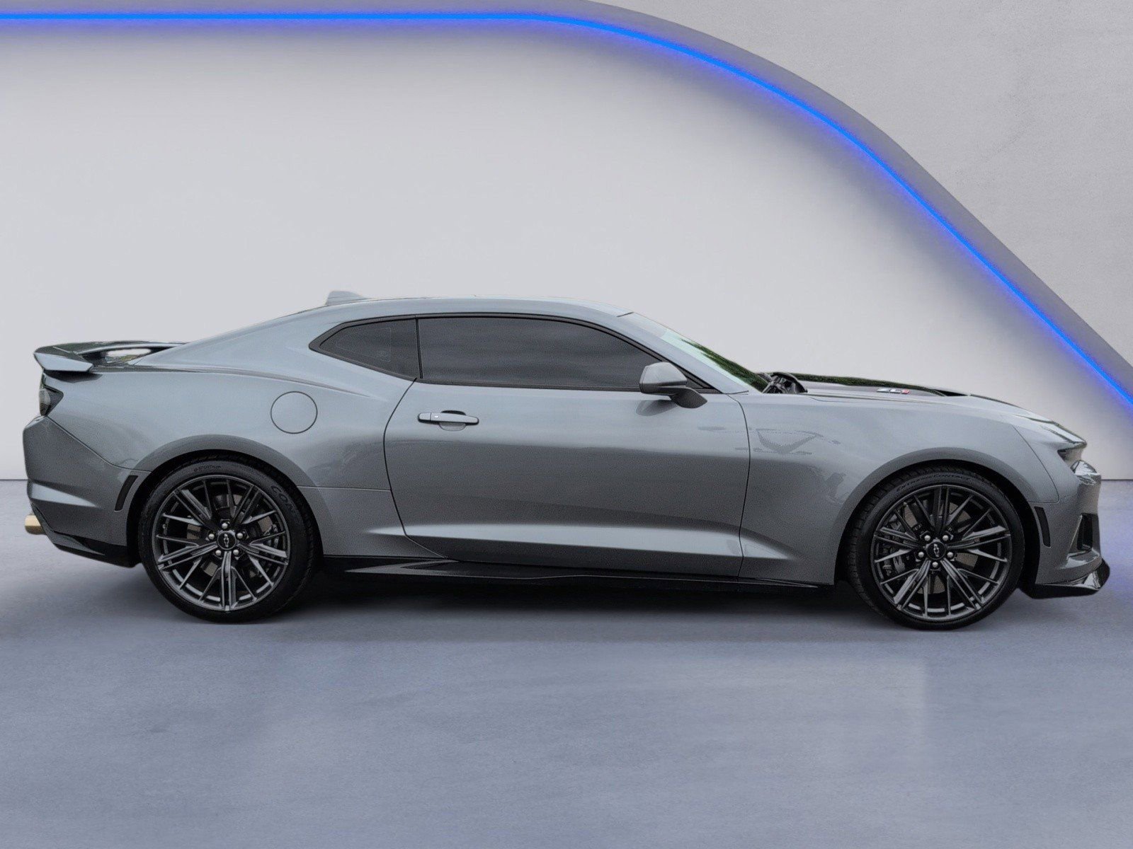 Used 2021 Chevrolet Camaro ZL1 RWD image 11