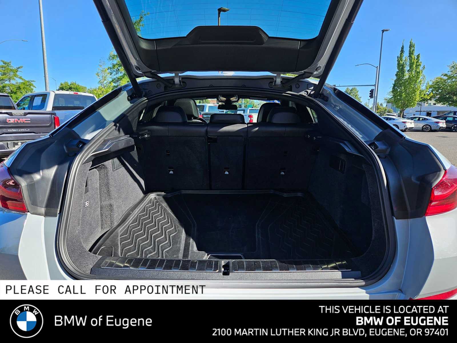 Used 2024 BMW X6 xDrive40i w/ Executive Package AWD/4WD image 18