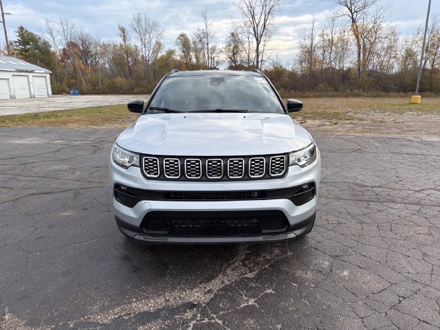 Used 2026 Jeep Compass Limited AWD/4WD image 15