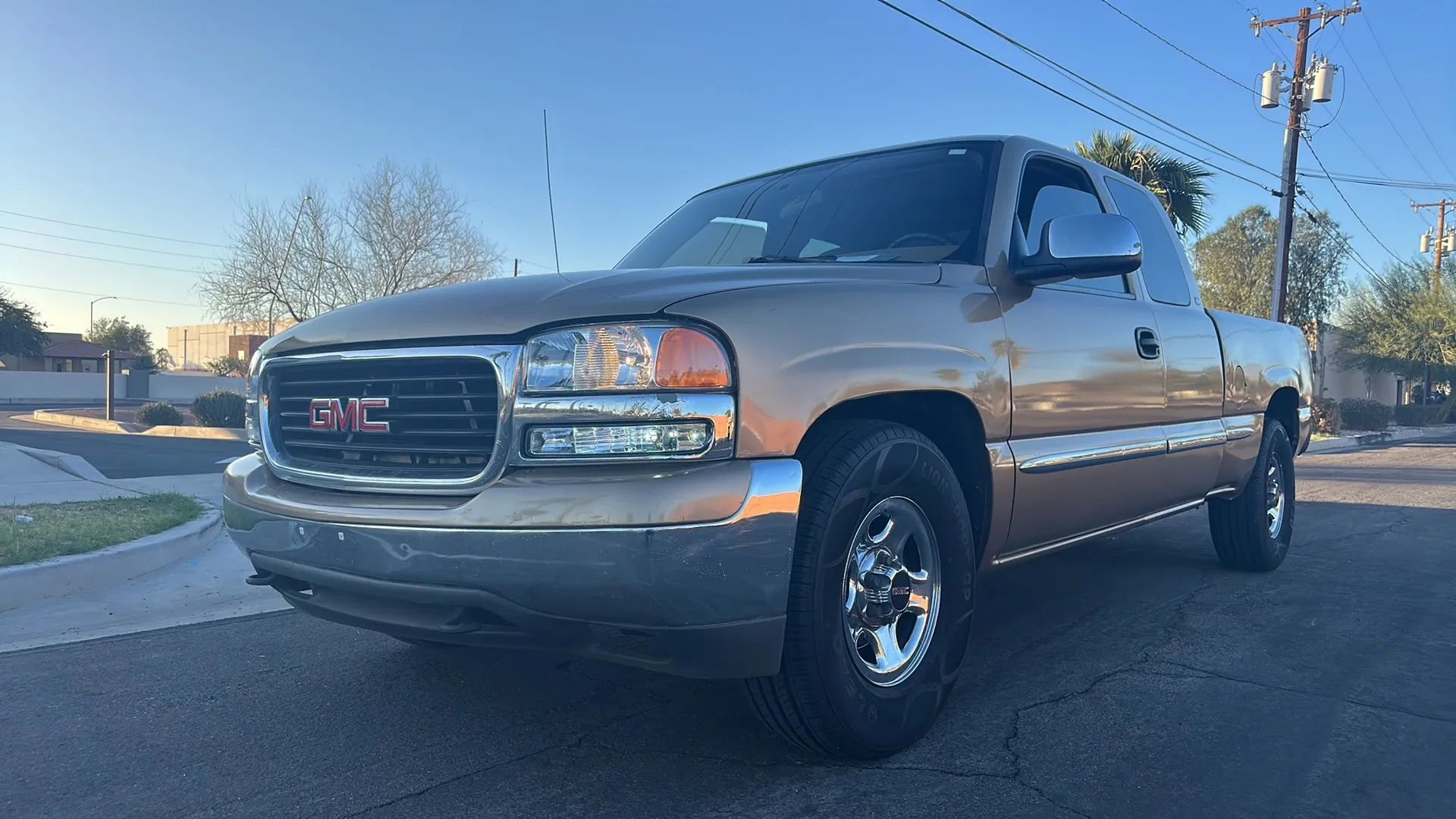 Used 2000 GMC Sierra 1500 2WD Extended Cab image 3