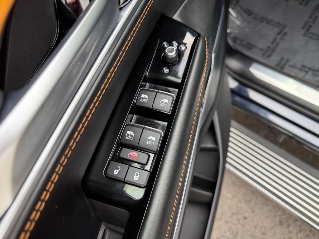 Used 2024 Jeep Grand Wagoneer L Series III AWD/4WD image 13