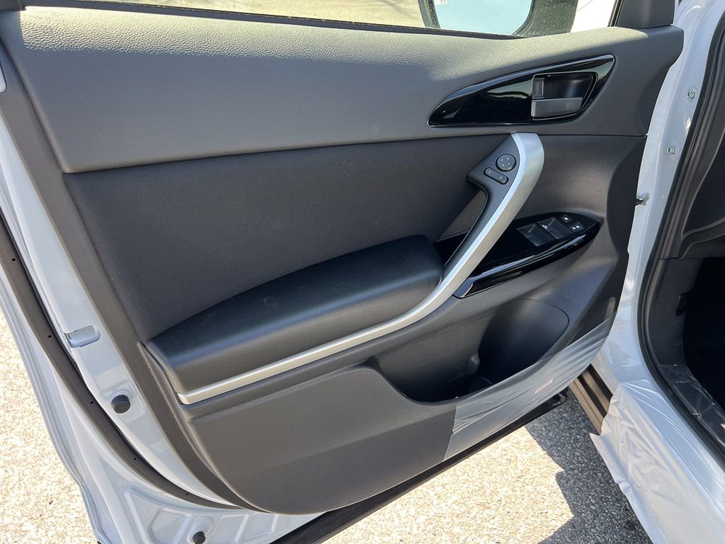 New 2026 Mitsubishi Eclipse Cross LE AWD/4WD image 13