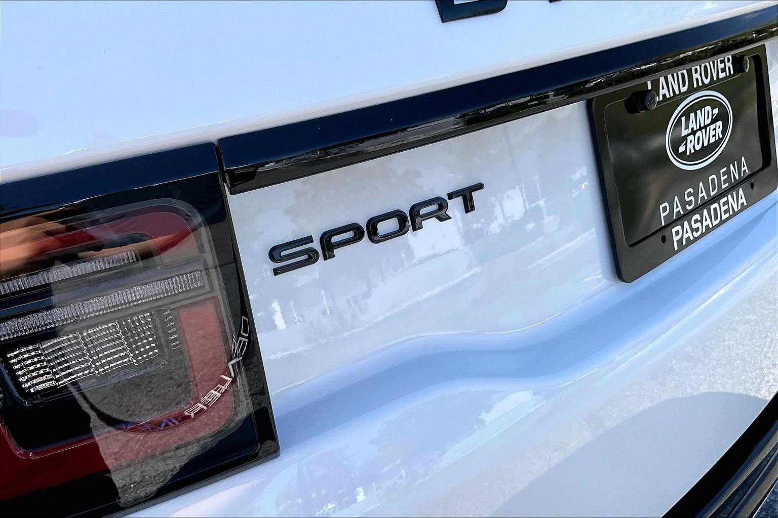 New 2026 Land Rover Discovery Sport Landmark AWD/4WD image 9