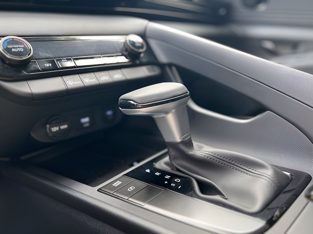 Certified 2026 Hyundai Elantra Sport FWD image 29