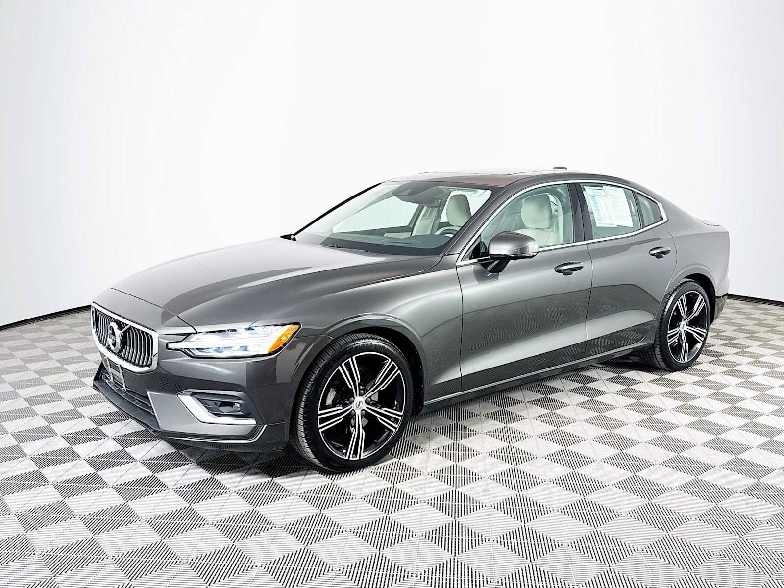 Used 2021 Volvo S60 T5 Inscription image 1