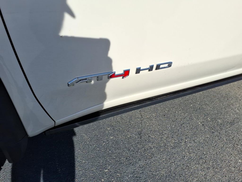 Used 2026 GMC Sierra 2500 AT4 w/ AT4 Premium Plus Package image 9