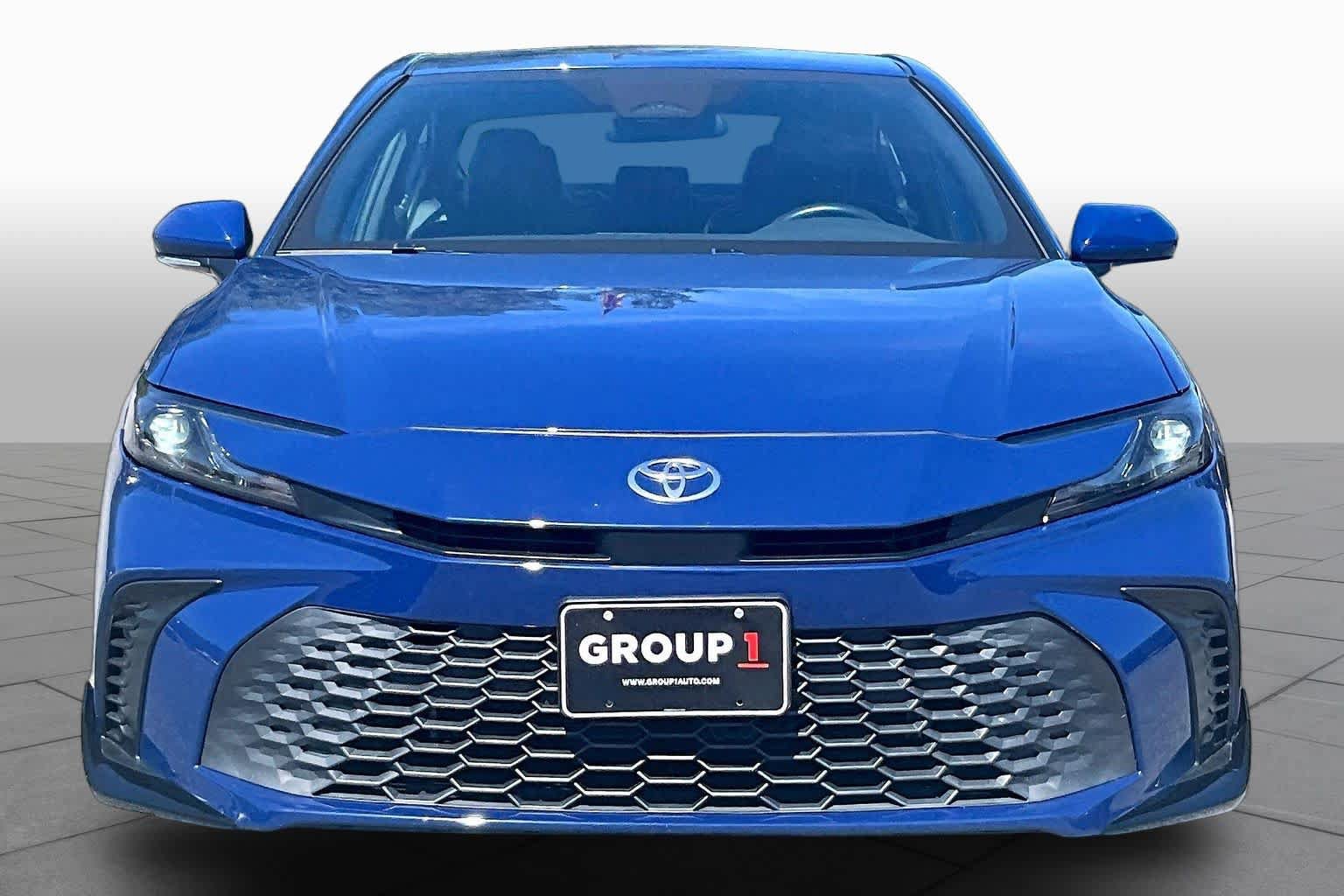 Used 2025 Toyota Camry SE FWD image 4