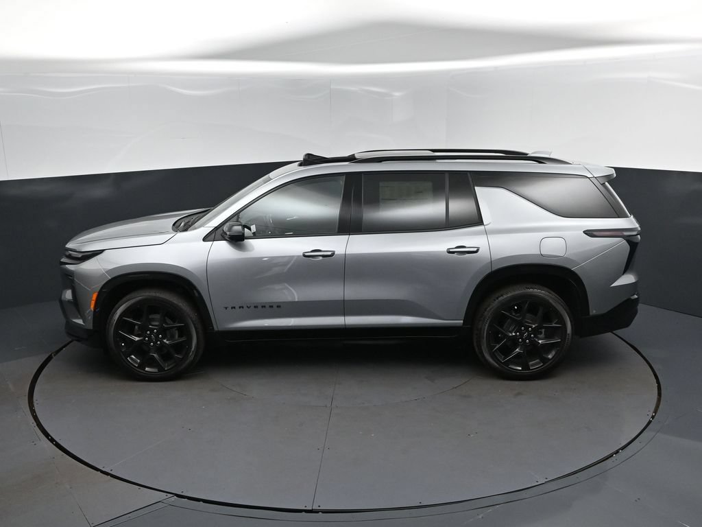 New 2026 Chevrolet Traverse RS w/ LPO, Floor Liner Package FWD image 32
