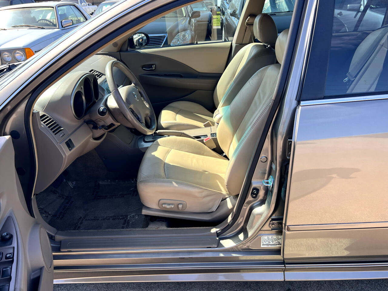 Used 2003 Nissan Altima 3.5 SE image 28