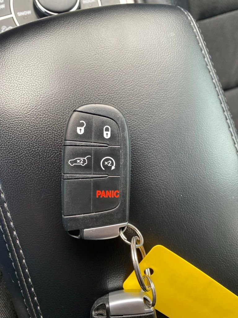 Used 2022 Jeep Grand Cherokee Laredo X AWD/4WD image 42
