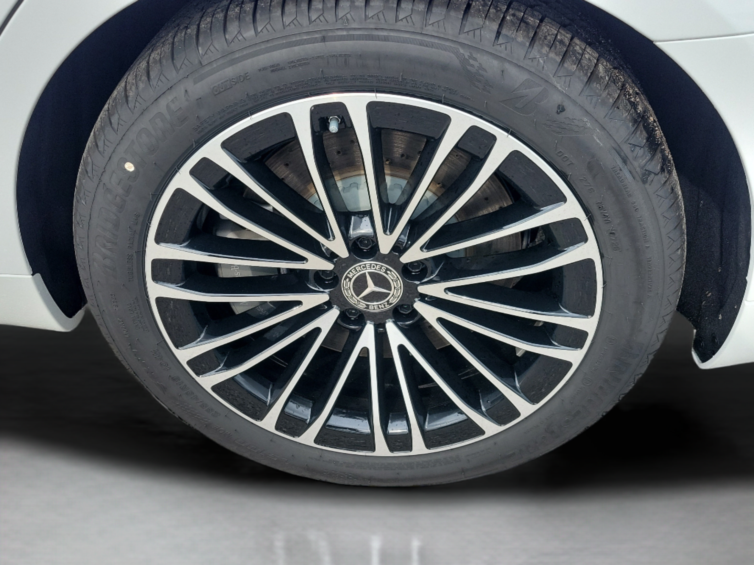 New 2026 Mercedes-Benz S 580e 4MATIC Sedan image 29