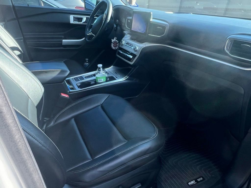 Used 2021 Ford Explorer XLT w/ Equipment Group 202A image 13