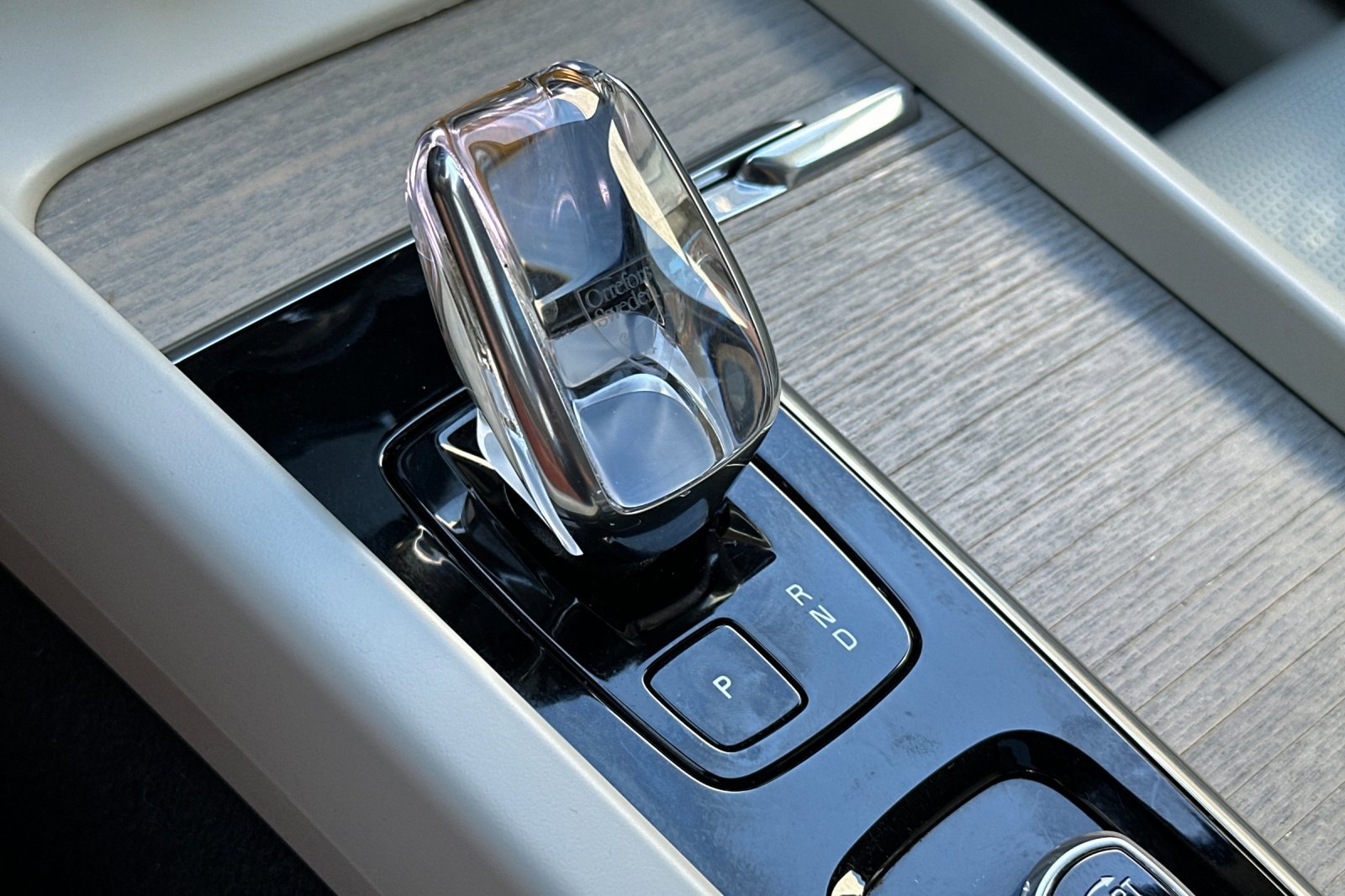 Certified 2023 Volvo XC60 B5 Ultimate w/ Protection Package Premier image 25