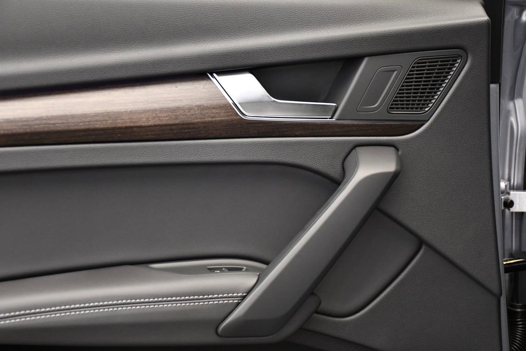 Used 2025 Audi Q5 2.0T Premium Plus w/ Premium Plus Package image 41