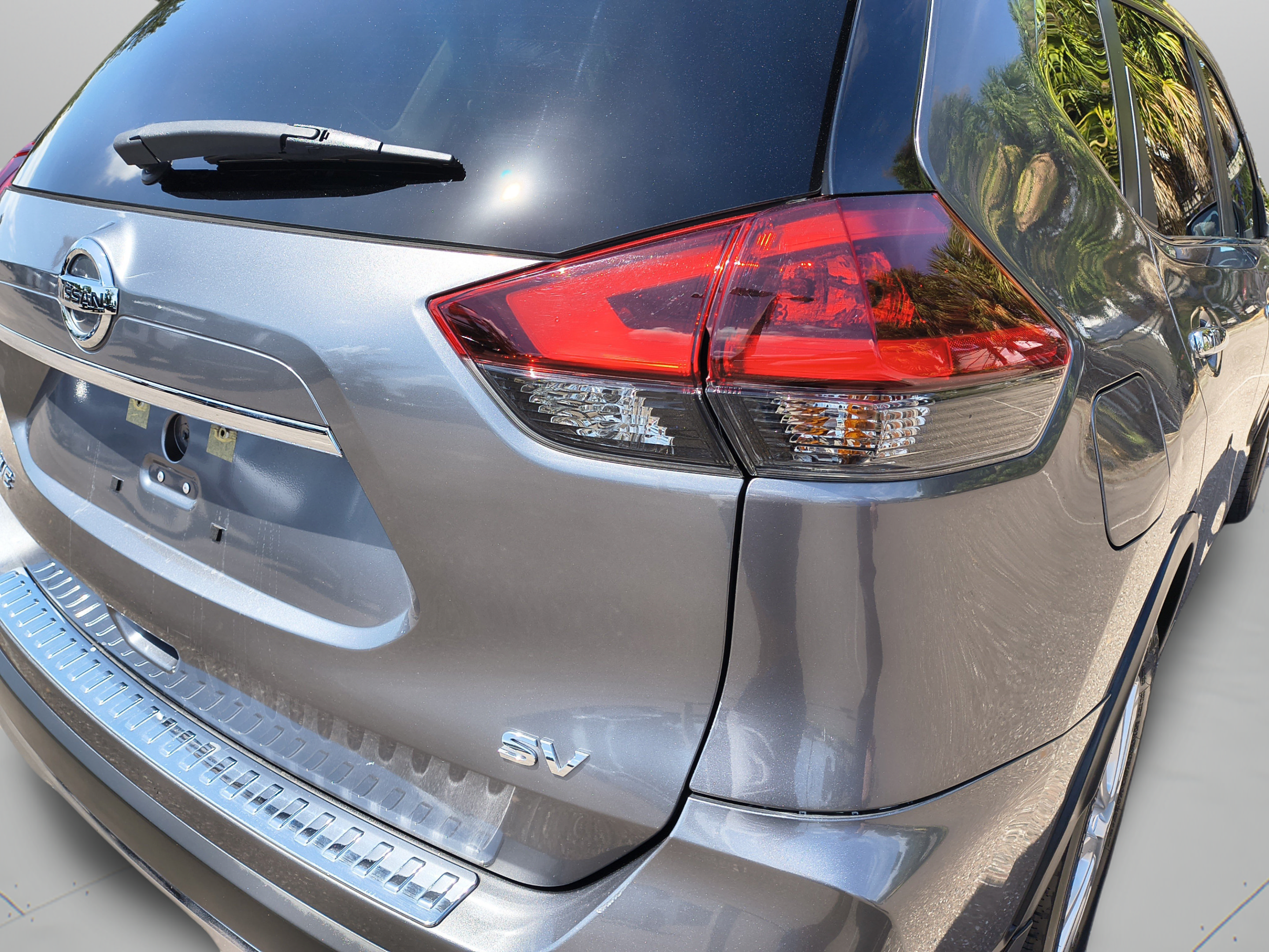 Used 2018 Nissan Rogue SV FWD image 33