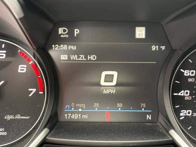 Used 2023 Alfa Romeo Giulia Ti AWD/4WD image 28