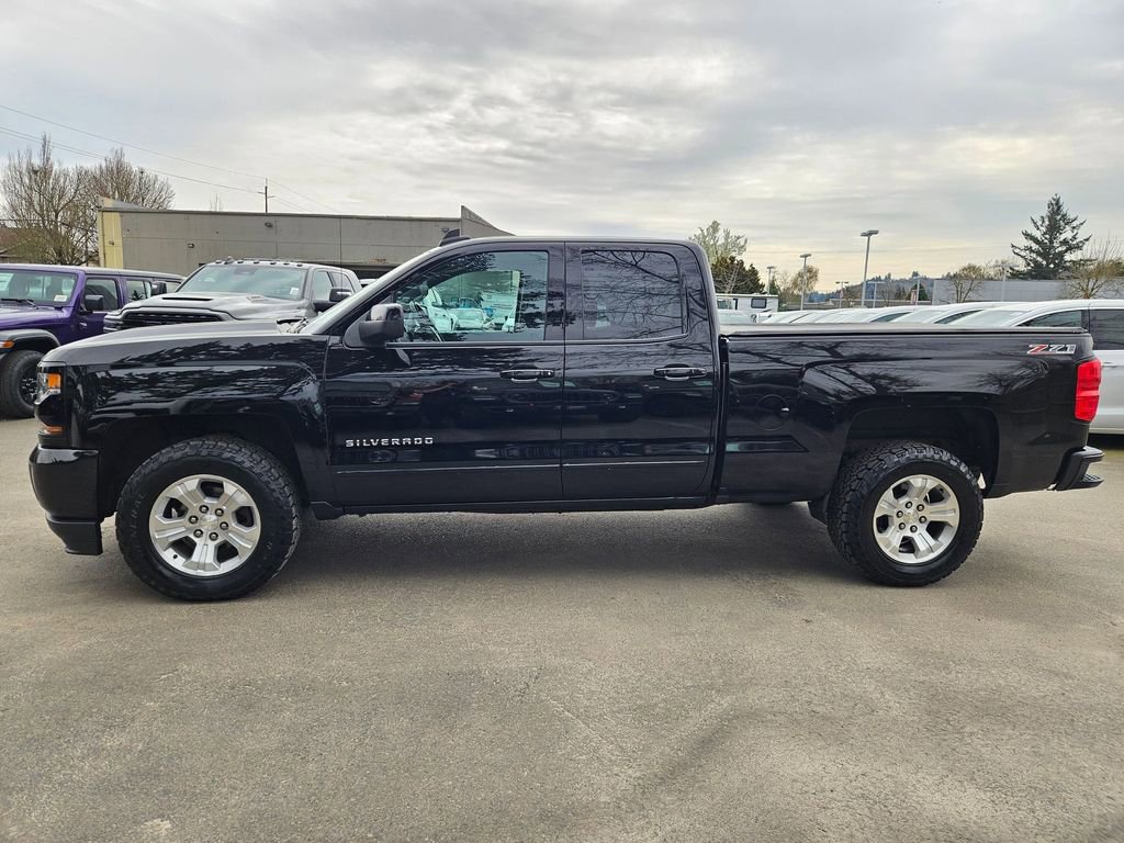Used 2017 Chevrolet Silverado 1500 LT w/ All Star Edition AWD/4WD image 4