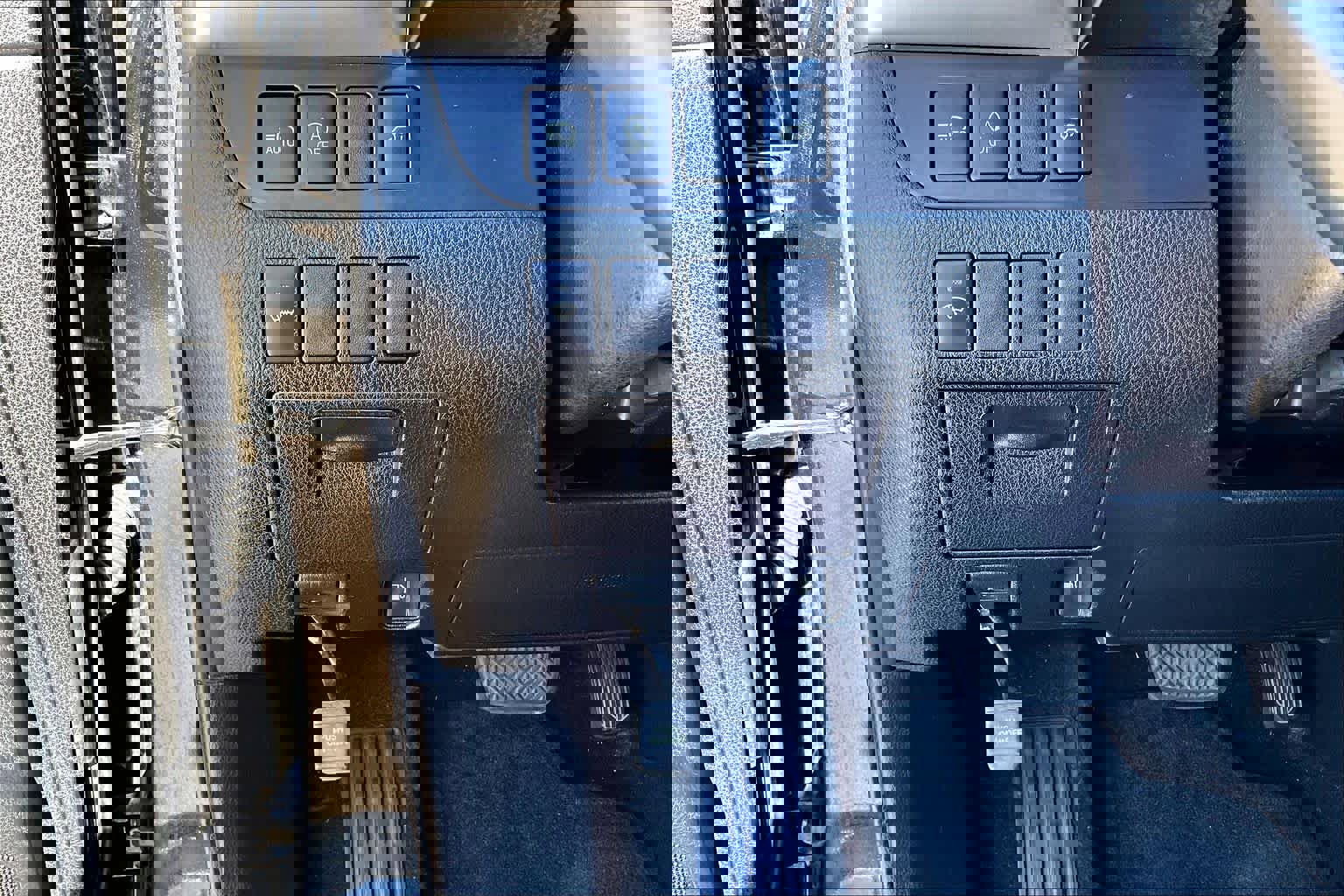 Used 2018 Toyota Highlander XLE image 30