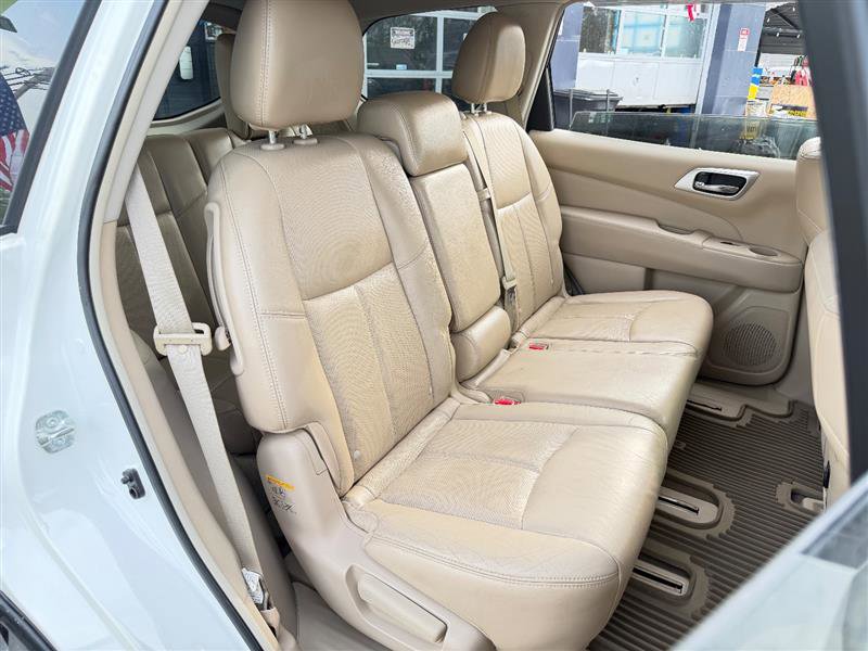 Used 2013 Nissan Pathfinder Platinum AWD/4WD image 19