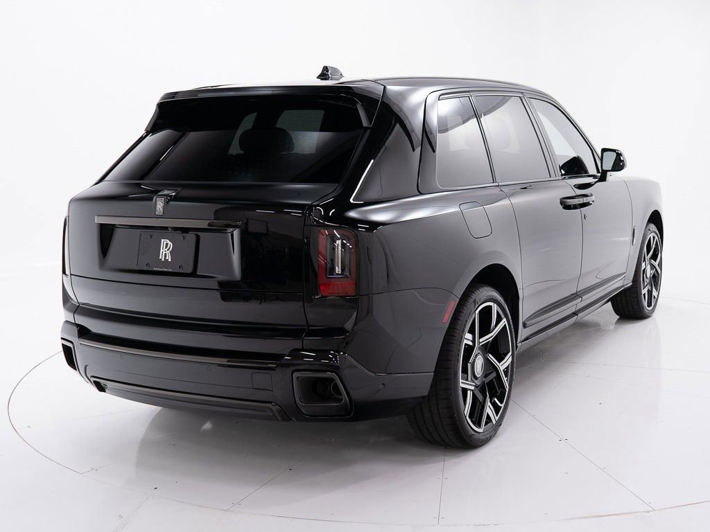 New 2026 Rolls-Royce Cullinan Black Badge image 3